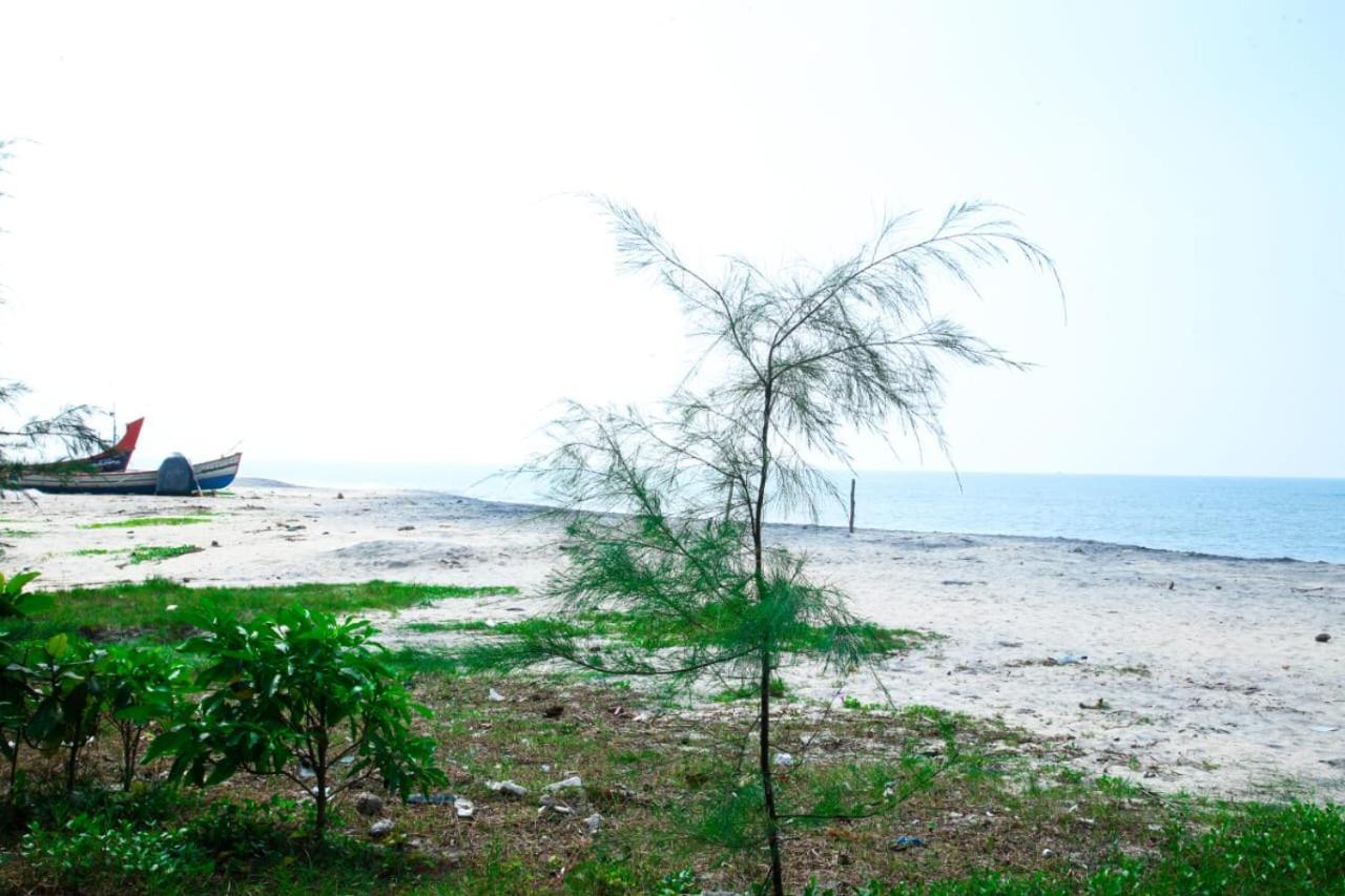 Caspian Beach Resort Alappuzha Екстериор снимка